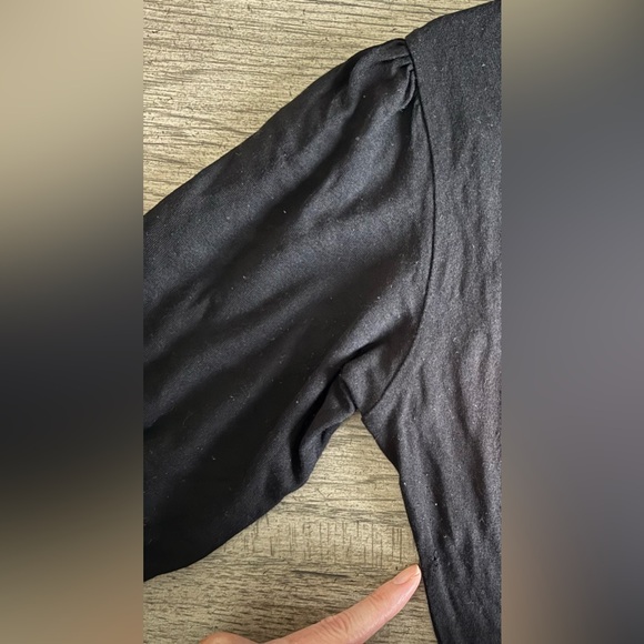5 for $25 H&M Black V-Neck Blouse Top Rayon Ruched Sleeve Small Puff Sleeve - Picture 9 of 11